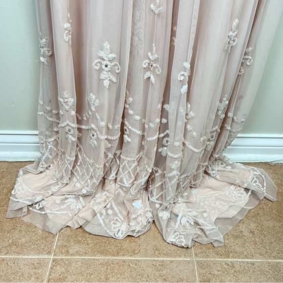 New Mac Duggal Blush V Neck Flutter Sleeve Embellished Mesh Gown, Size 10 - Picture 5 of 9